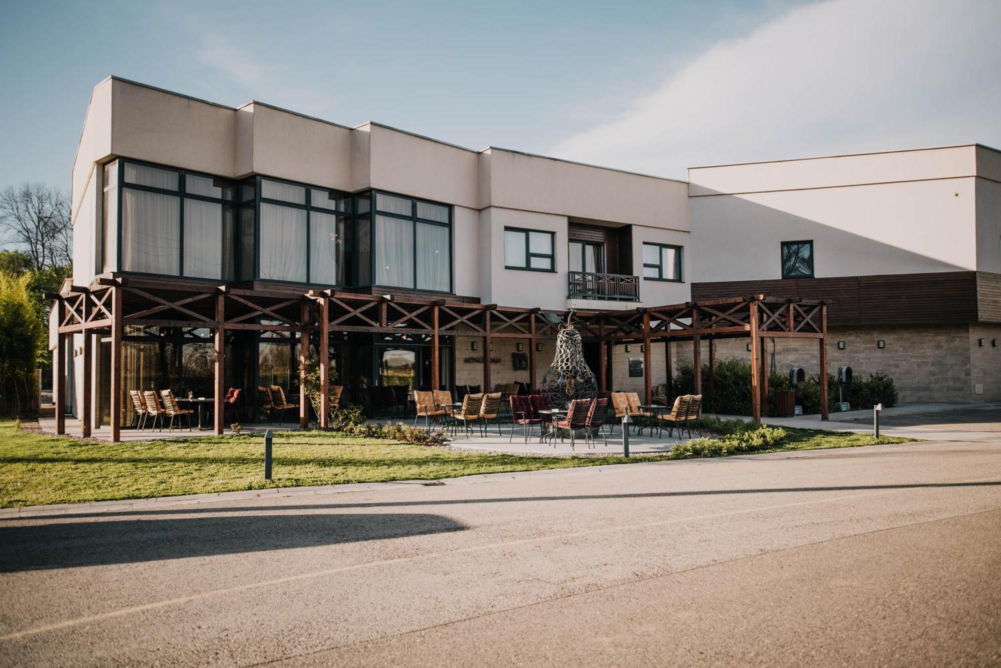 Hotel & Distillery Monogram Gradac  Εξωτερικό φωτογραφία
