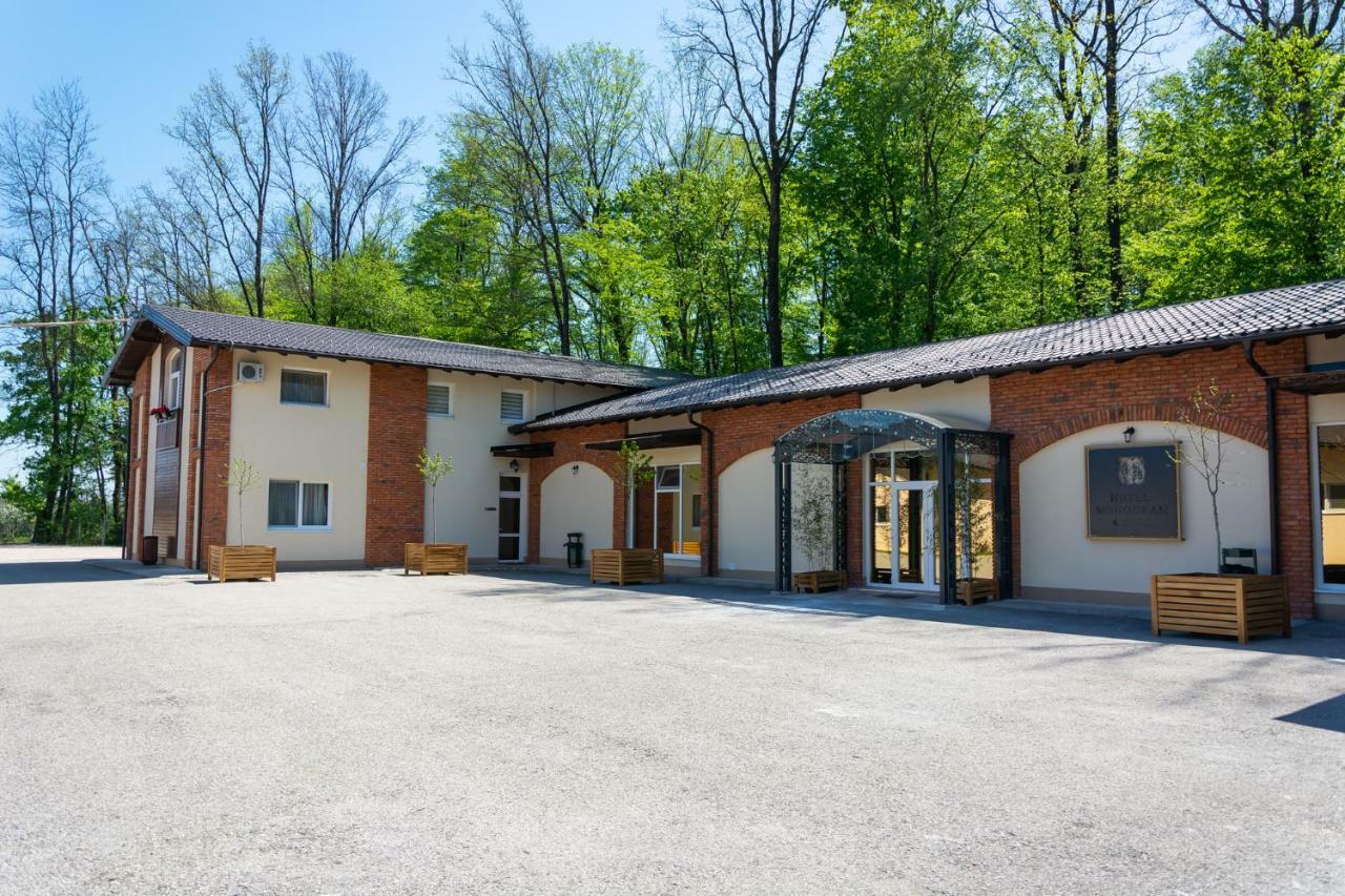 Hotel & Distillery Monogram Gradac  Εξωτερικό φωτογραφία