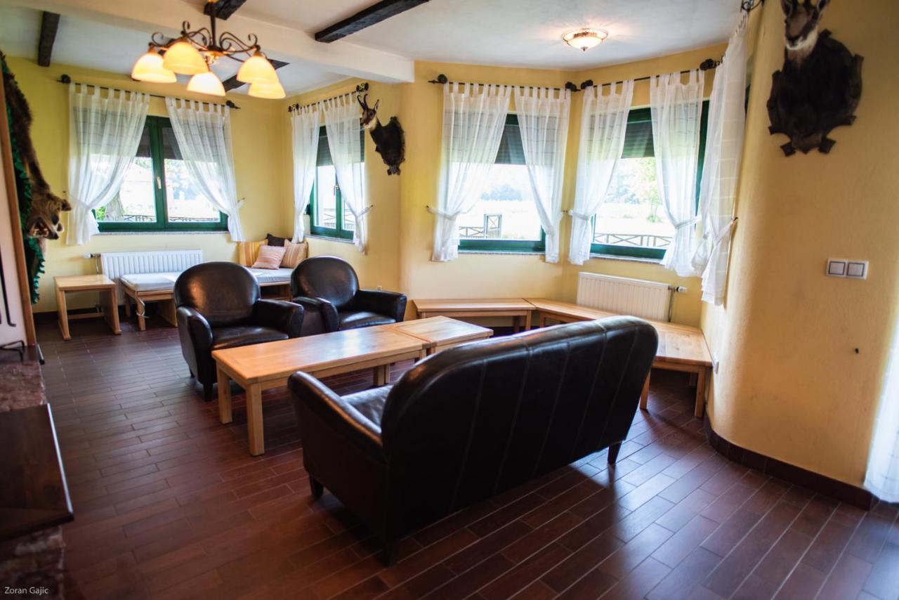 Hotel & Distillery Monogram Gradac  Εξωτερικό φωτογραφία