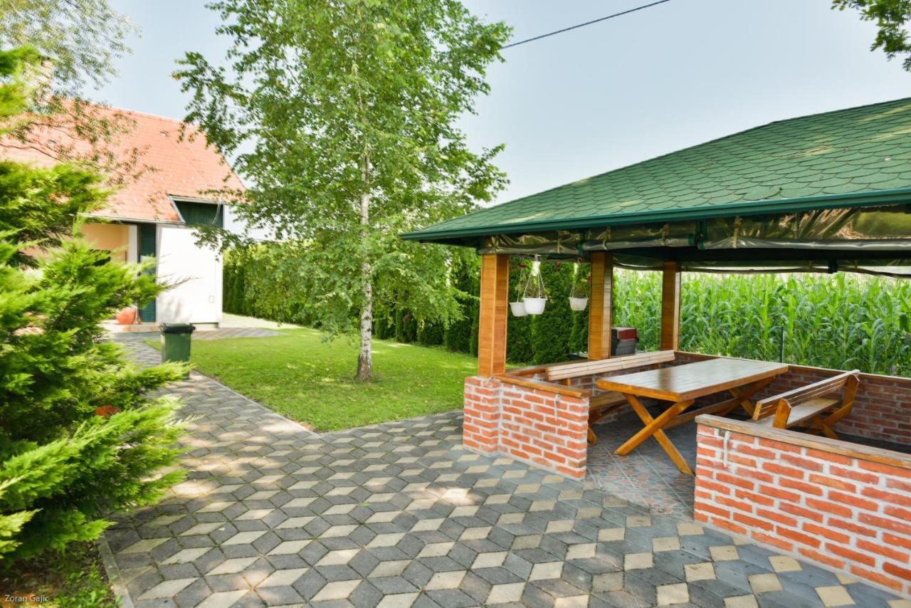 Hotel & Distillery Monogram Gradac  Εξωτερικό φωτογραφία