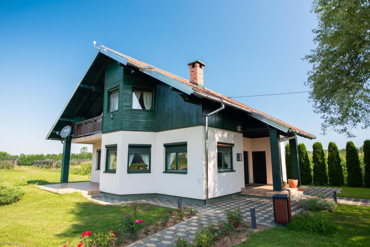 Hotel & Distillery Monogram Gradac  Εξωτερικό φωτογραφία